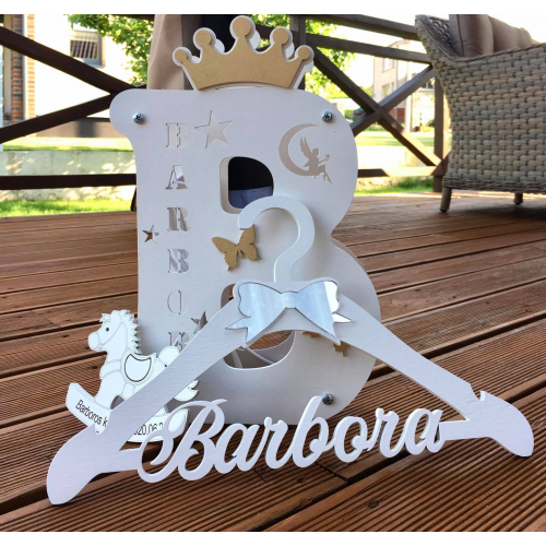 Vardinė rūbų pakaba